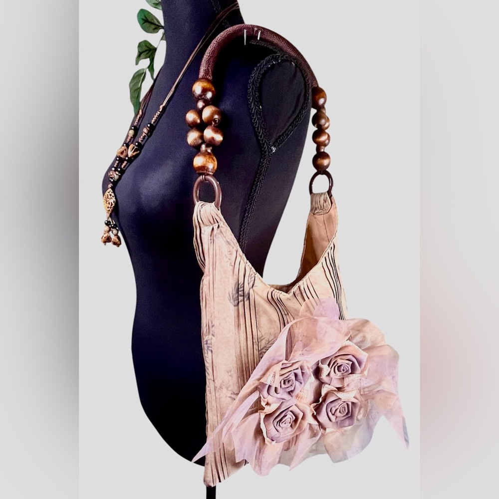 NEURAL BOHO SHOULDER BAG WITH ROSE DETAIL